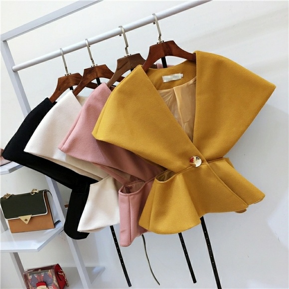 Sleeveless Coat - Picture 3 of 6